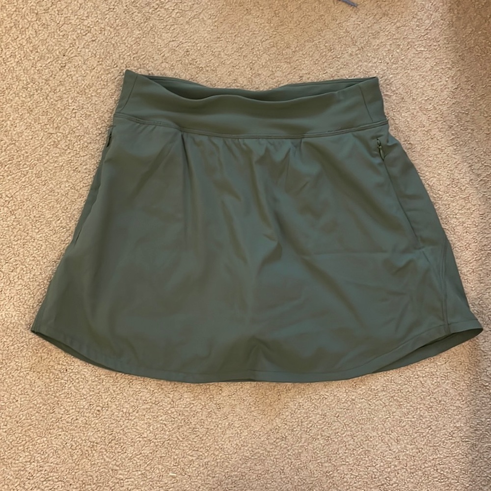 old navy high waisted stretchtech skort- forest shade green